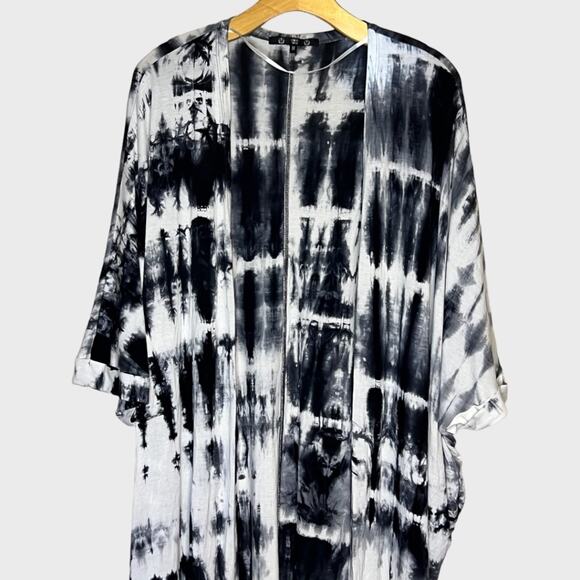 COIN 1804 Hand Tie Dye Pocket Kimono Top - Black/White - Picture 3 of 13